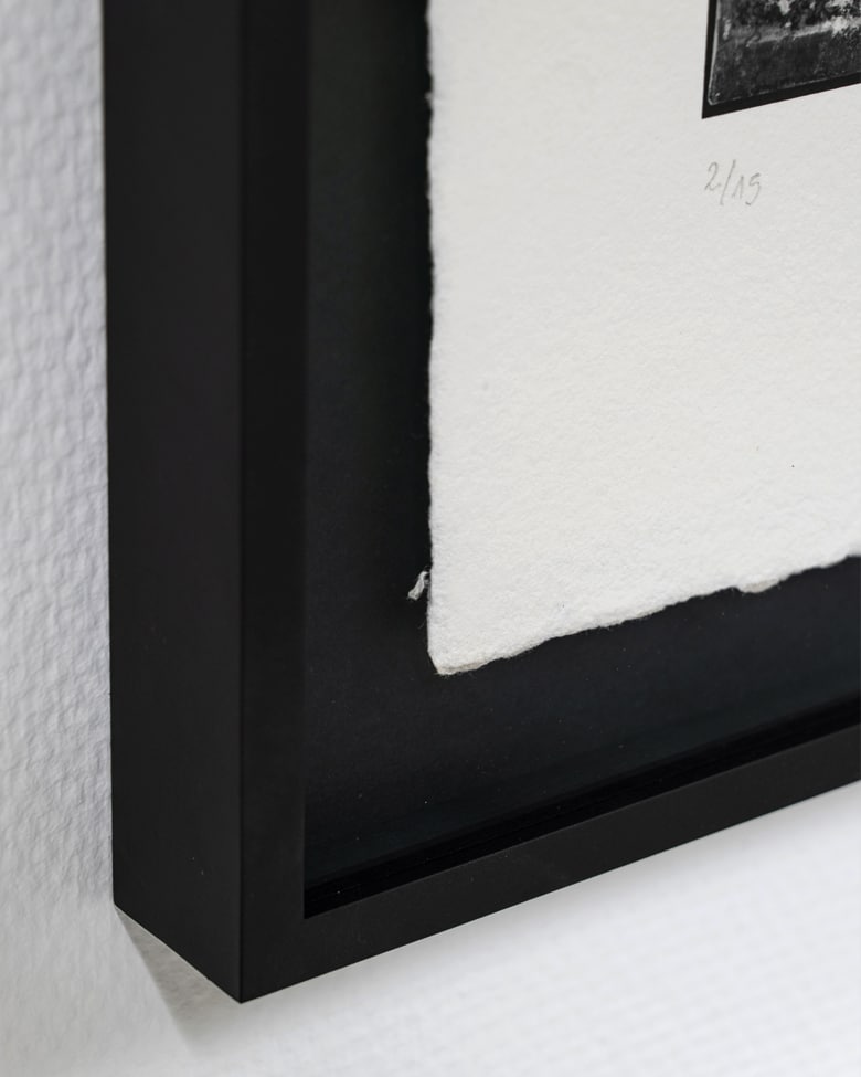 blackprint_edition_001_01A-RAHMEN-02 blackprint edition black wooden frame angle with anti-reflect glass