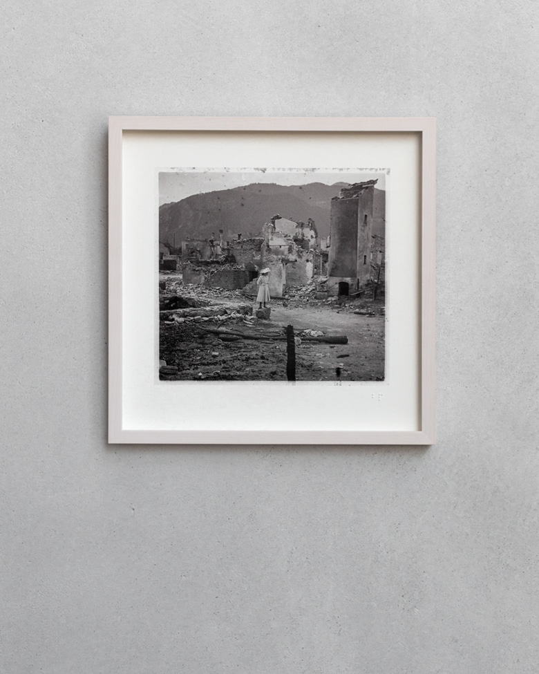 blackprint edition - karo edition Nr.022, antique stereoview photography on glass - a young girl in the middle of ruins